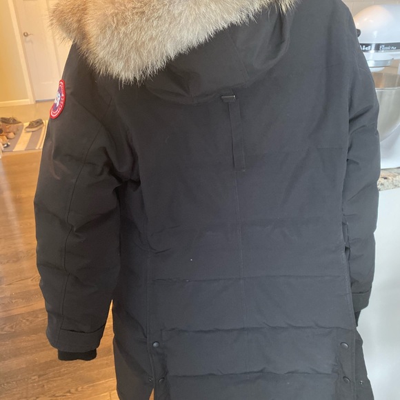 Additional Canada Goose Shelburne Paraka Photos. - Picture 3 of 7